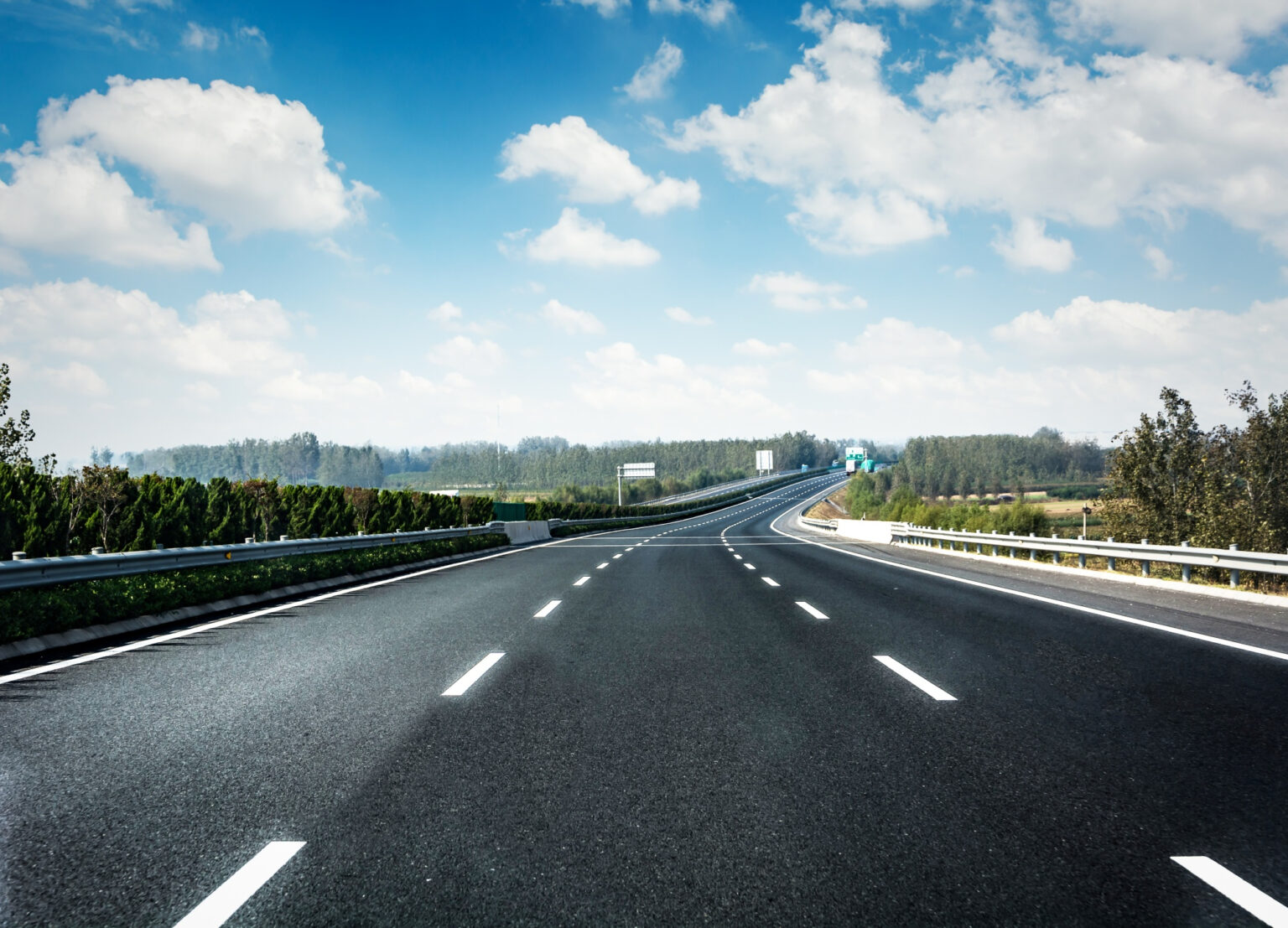 Dépasser sur l’autoroute les clés d’une manœuvre sécurisée et responsable